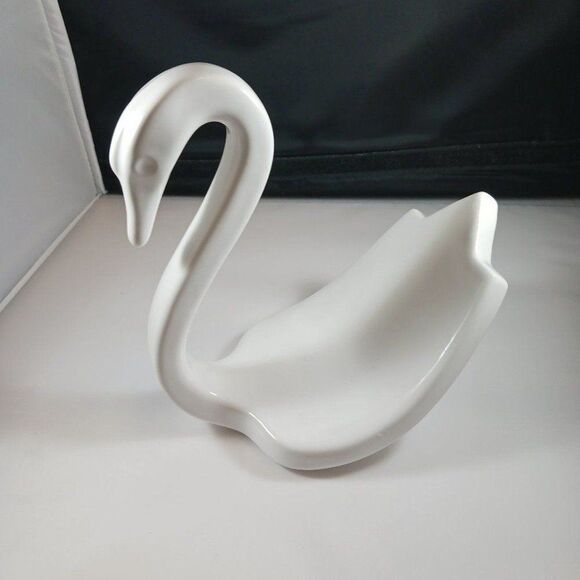 Vintage 80's White Ceramic SWAN Statue Hand Towel Holder - Picture 1 of 10
